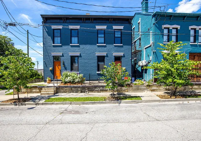 Homes for sale in Covington, KY | 16 W 10th St, Covington, KY 41011 | MLS# 644631
