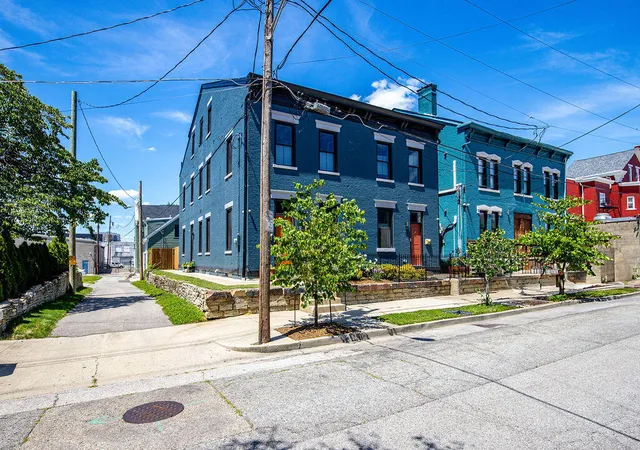 Homes for sale in Covington, KY | 16 W 10Th St, Covington, KY 41011 | MLS# 644631