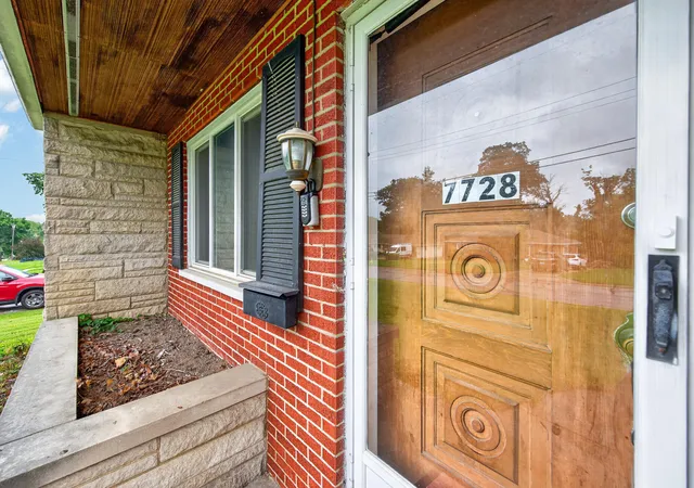 Homes for sale in Florence, KY | 7728 Hollywood Dr, Florence, KY 41042 | MLS# 644645