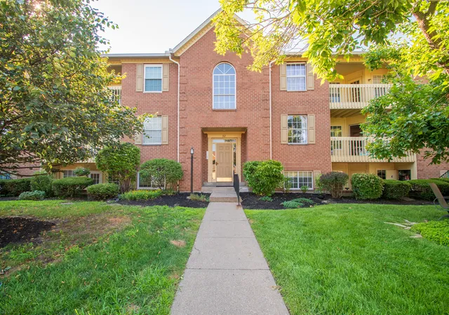 Photo 1 of Sale Pending at 32 Highland Meadows Cir #11, Highland Heights, KY 41076 | MLS# 644652 | Listing updated on 2026-09-04