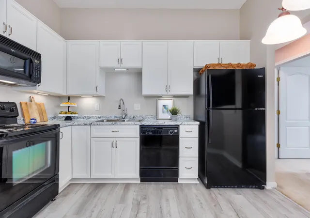 Listing Photo 5 - Condo for sale in building located at 7099 Putters Pt, Burlington, KY 41005