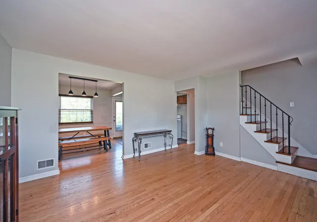 Photo 2 of Sale Pending at 164 Summit Ave, Fort Thomas, KY 41075 | MLS# 644670 | Listing updated on 2026-08-07