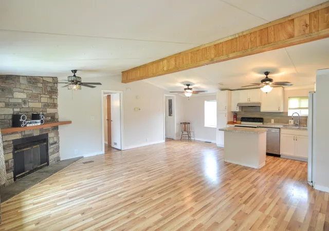 Photo 4 of Single family home for sale at 390 Lynn Ln, Falmouth, KY 41040 | MLS# 644676 | Listing updated on 2026-08-20