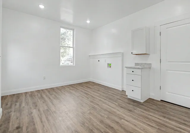 Photo 4 of Single family home for sale at 402 Dayton Ave, Dayton, KY 41074 | MLS# 644684 | Listing updated on 2026-07-15