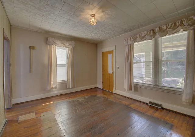 Photo 3 of Single family home for sale at 3814 Leslie Ave, Covington, KY 41015 | MLS# 644788 | Listing updated on 2026-08-03