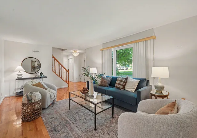 Photo 3 of Single family home for sale at 2820 University Cir, Crestview Hills, KY 41017 | MLS# 644756 | Listing updated on 2026-09-01