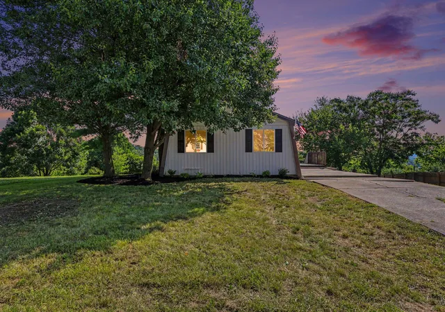 Photo 2 of Single family home for sale at 950 Reeves Rd, Dry Ridge, KY 41035 | MLS# 644806 | Listing updated on 2026-09-10