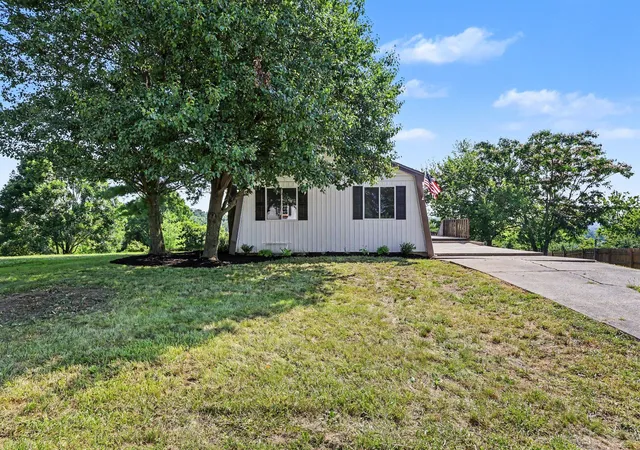 Photo 2 of Single family home for sale at 950 Reeves Rd, Dry Ridge, KY 41035 | MLS# 644806 | Listing updated on 2026-09-10