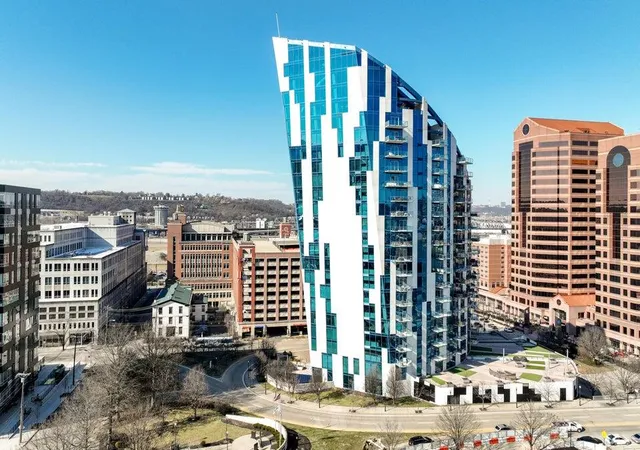 1st image of 1 Roebling Wy #1106, Covington, KY 41011 | MLS# 644789