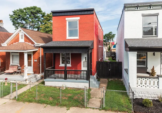 1st image of 511 W 10th St, Newport, KY 41071 | MLS# 644859