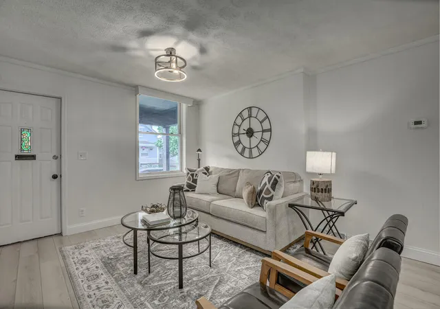 Photo 3 of Single family home for sale at 511 W 10th Street, Newport, KY 41071 | MLS# 644859 | Listing updated on 2026-09-24
