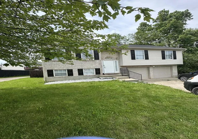 Photo 2 of Sale Pending at 3652 Pondside Ct, Elsmere, KY 41018 | MLS# 644867 | Listing updated on 2026-08-09
