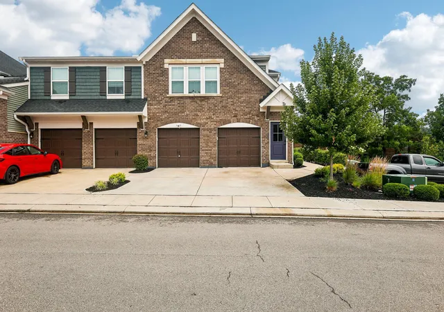 Photo 1 of Condo for sale at 2542 Crosshill Dr, Crescent Springs, KY 41017 | MLS# 644987 | Listing updated on 2026-07-24