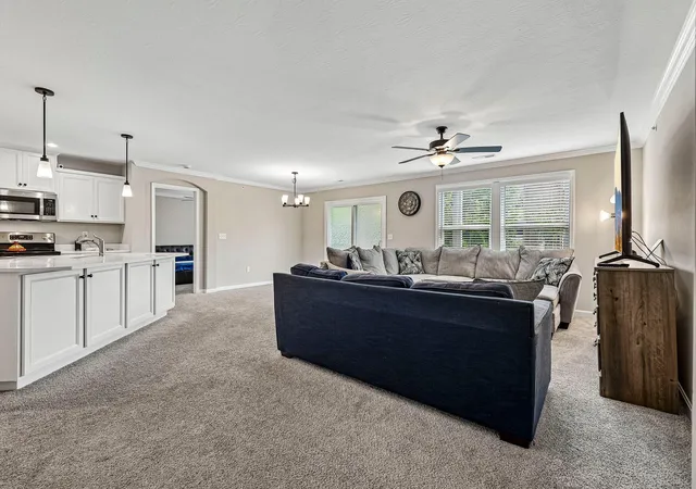 Listing Photo 3 - Condo for sale in building located at 2542 Crosshill Dr, Crescent Springs, KY 41017