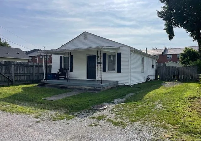 Single family home for sale at 308 Beech St, Falmouth, KY 41040 | MLS# 644895