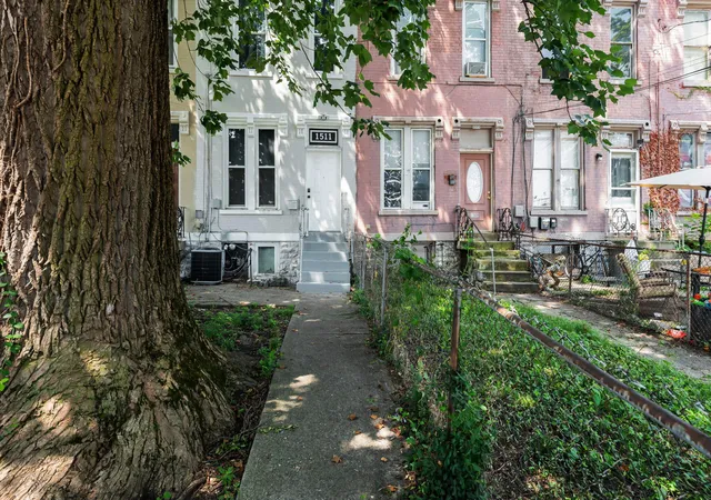 Photo 2 of Single family home for sale at 1511 Madison Ave, Covington, KY 41011 | MLS# 644903 | Listing updated on 2026-09-01
