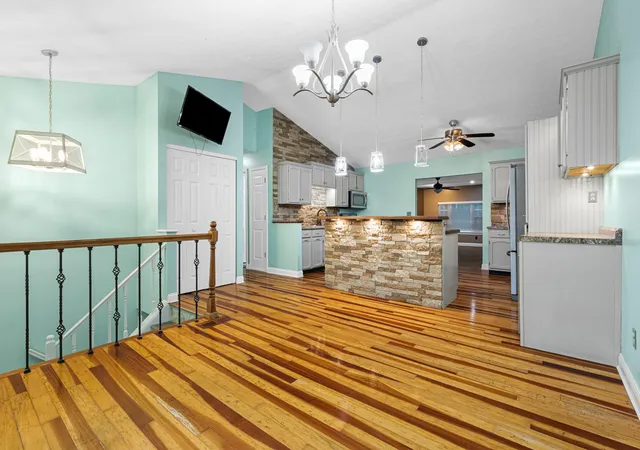 4th image of 5414 Stone Hill Dr, Latonia, KY 41015 | MLS# 644923