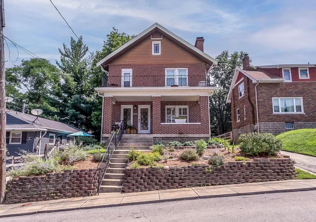 Photo 1 of Single family home for sale at 1109 Dayton Ave, Dayton, KY 41074 | MLS# 644978 | Listing updated on 2026-09-27