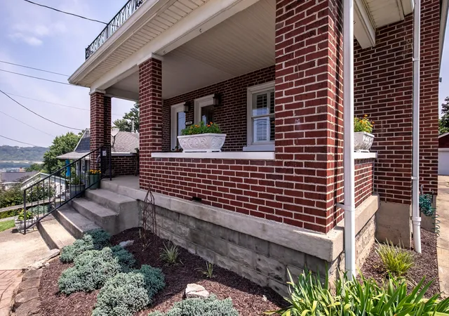 Photo 2 of Single family home for sale at 1109 Dayton Ave, Dayton, KY 41074 | MLS# 644978 | Listing updated on 2026-09-27