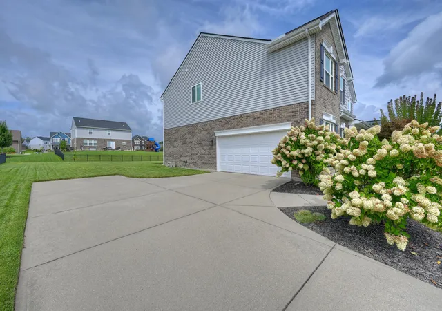 3rd image of 9429 Riviera Dr, Union, KY 41091 | MLS# 645783