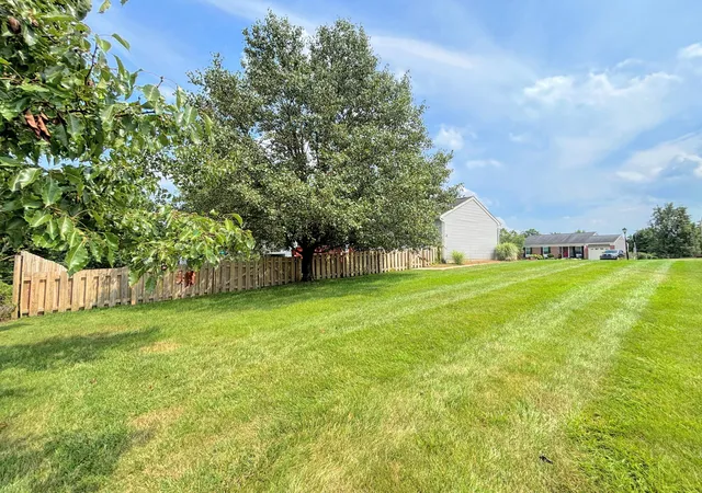 2nd image of 5408 Stone Hill Dr, Latonia, KY 41015 | MLS# 644968