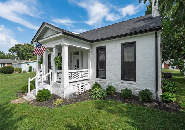 Photo 3 of Single family home for sale at 403 E High St, Warsaw, KY 41095 | MLS# 644995 | Listing updated on 2026-08-17