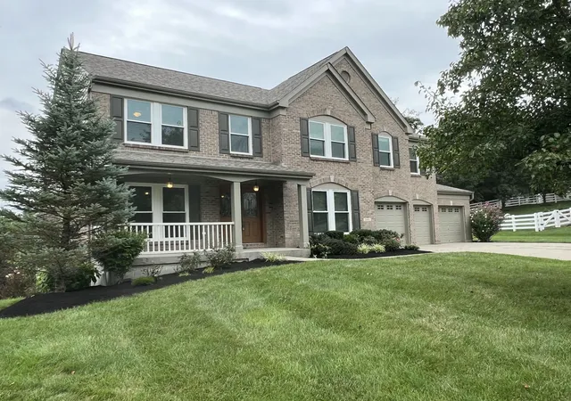 Photo 2 of Single family home for sale at 2081 Blankenbecker Dr, Florence, KY 41042 | MLS# 645052 | Listing updated on 2026-09-15