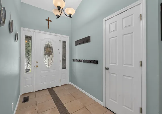 2nd image of 2863 Presidential Dr, Hebron, KY 41048 | MLS# 645036