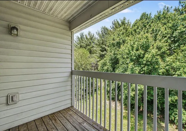 Photo 10 of Sale Pending at 401 Poinsetta Ct #12, Florence, KY 41042 | MLS# 645027 | Listing updated on 2026-10-19