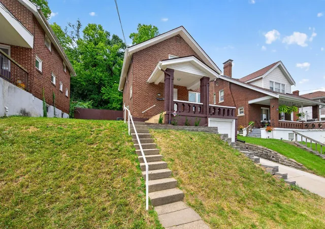 Photo 2 of Single family home for sale at 1507 Monroe St, Covington, KY 41014 | MLS# 645078 | Listing updated on 2026-07-27