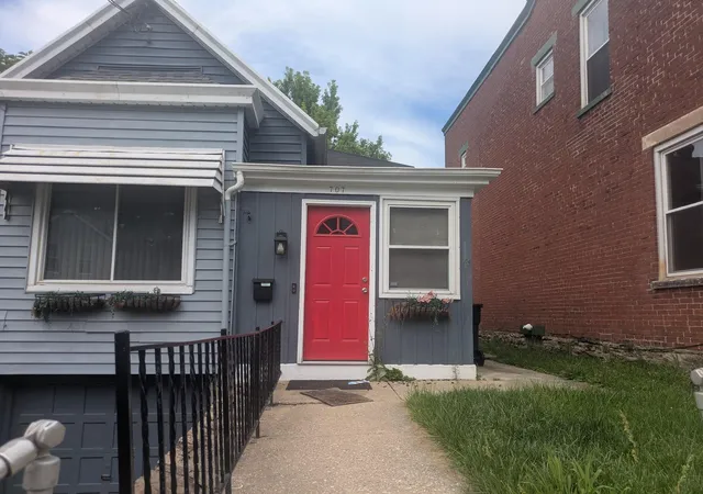 Photo 1 of Sale Pending at 707 Walnut St, Dayton, KY 41074 | MLS# 645081 | Listing updated on 2026-09-02
