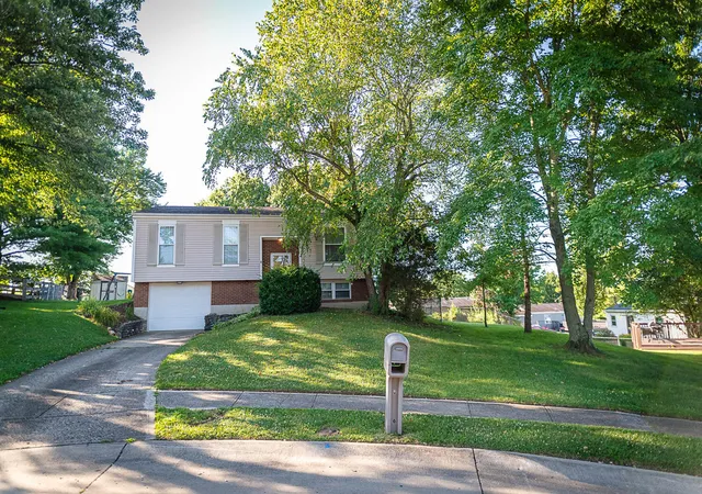 Photo 3 of Sale Pending at 3208 Trailwood Ct, Edgewood, KY 41017 | MLS# 645059 | Listing updated on 2026-09-01