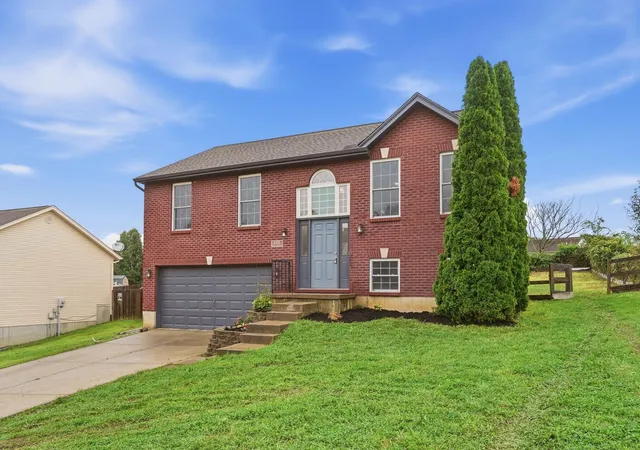 Photo 2 of Single family home for sale at 405 Eagle Creek Dr, Dry Ridge, KY 41035 | MLS# 645939 | Listing updated on 2026-09-13