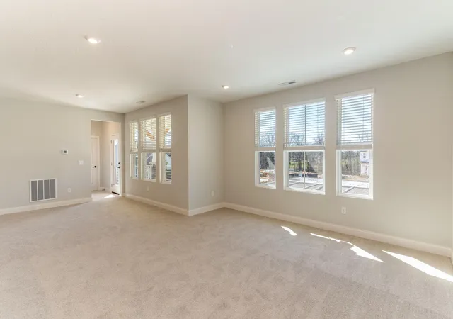 Listing Photo 5 - Condo for sale in building located at 556 Tristan Ln, Florence, KY 41042