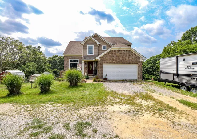 Photo 2 of Single family home for sale at 655 Roberts Ln, Glencoe, KY 41046 | MLS# 645278 | Listing updated on 2026-08-09