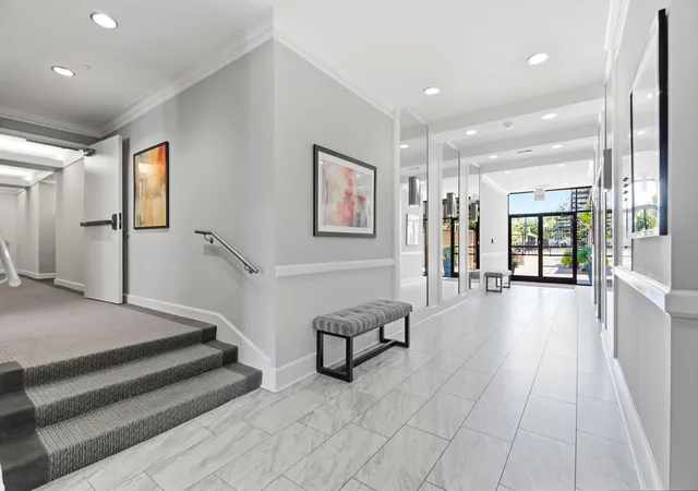 2nd image of 100 Riverside Pl, Covington, KY 41011