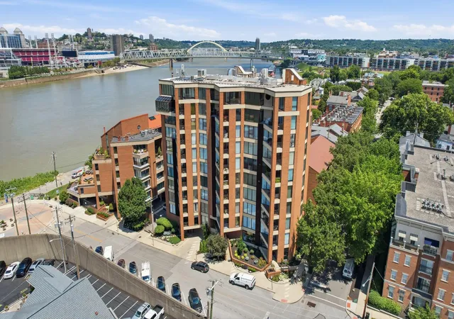 2nd image of 100 Riverside Pl #303, Covington, KY 41011 | MLS# 645120