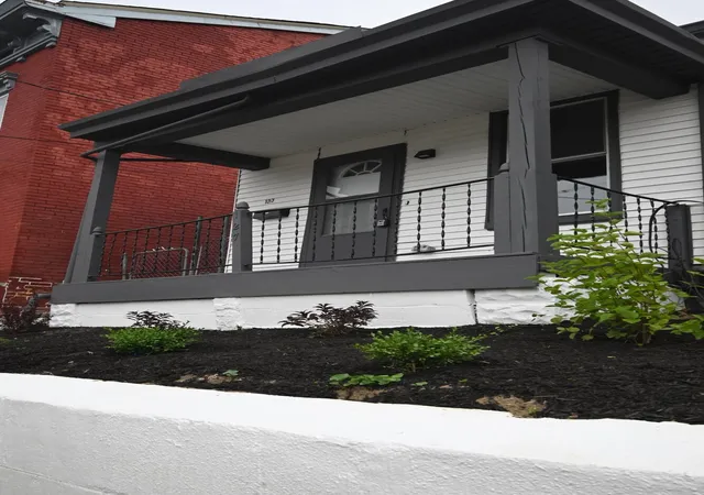 1st image of 127 W 9th St, Covington, KY 41011 | MLS# 645143