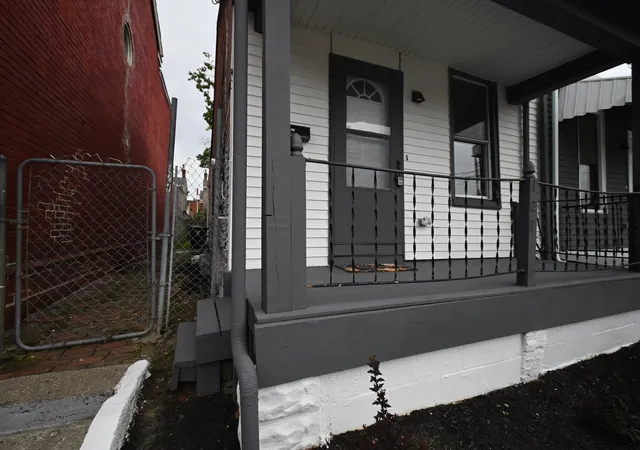 2nd image of 127 W 9th St, Covington, KY 41011 | MLS# 645143