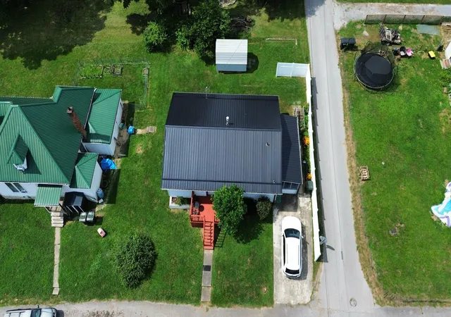 Photo 4 of Single family home for sale at 208 Tureman Ave, Carlisle, KY 40311 | MLS# 645293 | Listing updated on 2026-08-03