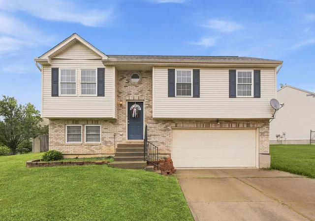 Photo 2 of Single family home for sale at 262 Redwood Dr, Dry Ridge, KY 41035 | MLS# 645210 | Listing updated on 2026-09-10