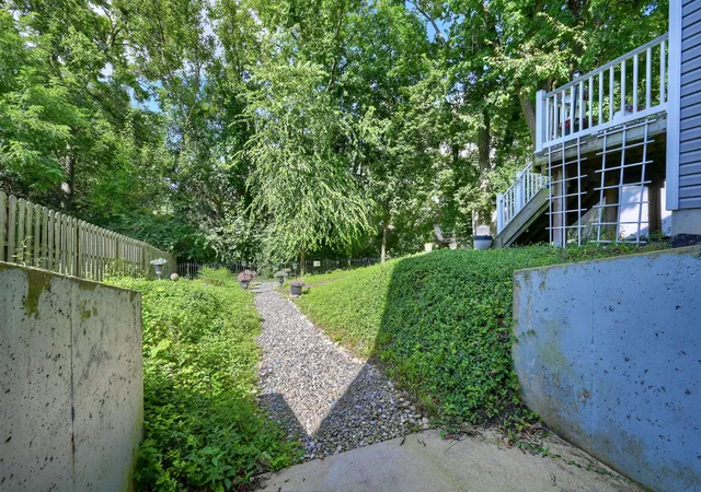 3rd image of 26 W Maple Ave, Fort Mitchell, KY 41011 | MLS# 645953