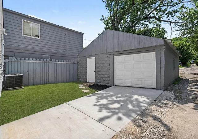 2nd image of 2113 Howell St, Covington, KY 41014 | MLS# 645255