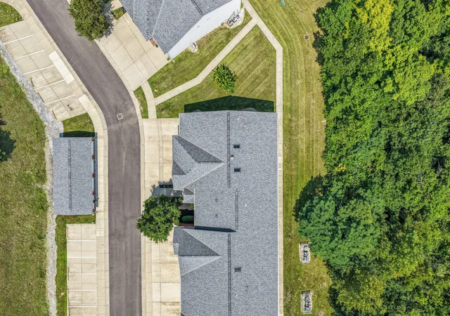 Listing Photo 2 - Condo for sale in building located at 562 Fawn Run Dr, Newport, KY 41076