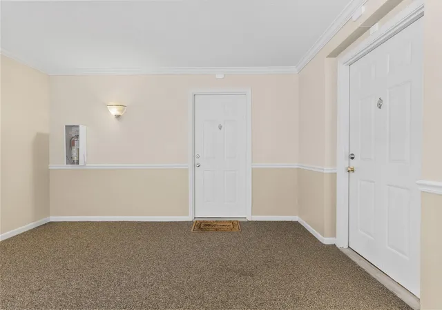 2nd image of 562 Fawn Run Dr, Newport, KY 41076 | MLS# 645215
