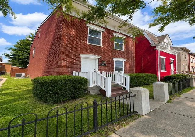 Photo 3 of Single family home for sale at 809 Isabella St, Newport, KY 41071 | MLS# 645170 | Listing updated on 2026-09-17