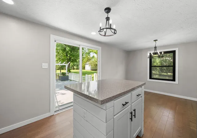 Photo 3 of Sale Pending at 10321 Madonna Dr, Alexandria, KY 41001 | MLS# 645300 | Listing updated on 2026-09-11