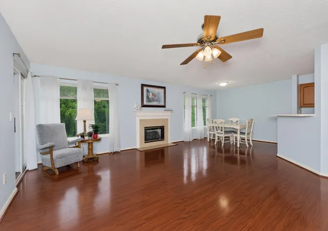 2nd image of 1604 Ashley Ct #201, Florence, KY 41042 | MLS# 645203