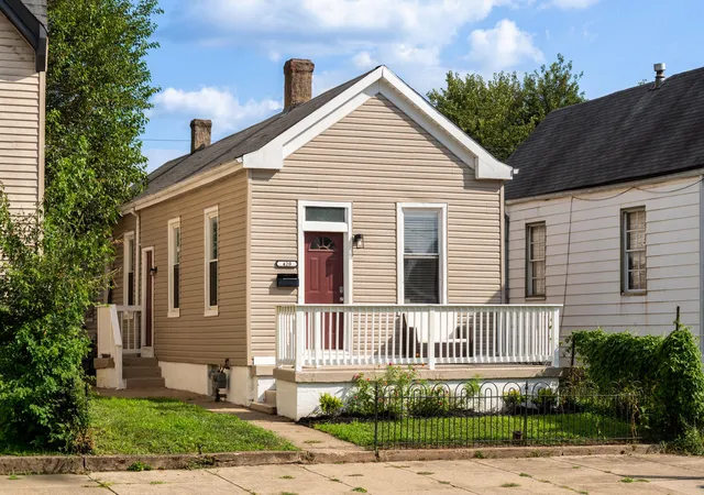 1st image of 420 W 9th St, Newport, KY 41071 | MLS# 645243