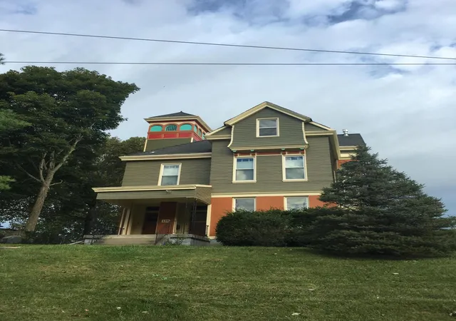 1st image of 136 E 25th St, Covington, KY 41014 | MLS# 645277